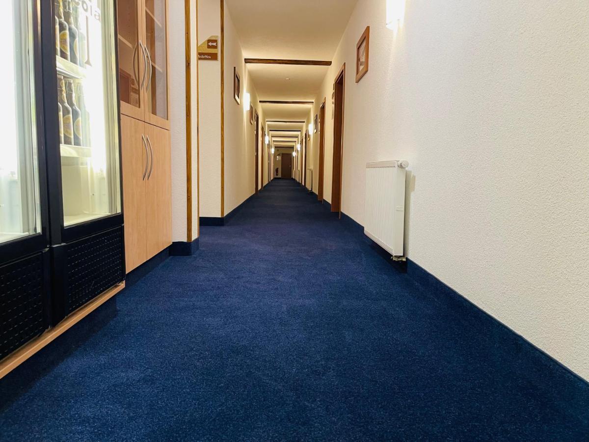 Hotel Zum Fliegerwirt Mengen Eksteriør bilde