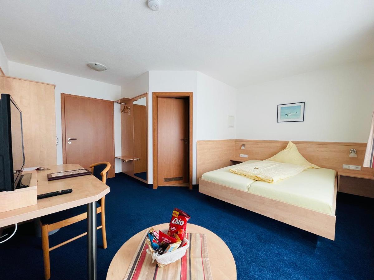 Hotel Zum Fliegerwirt Mengen Eksteriør bilde